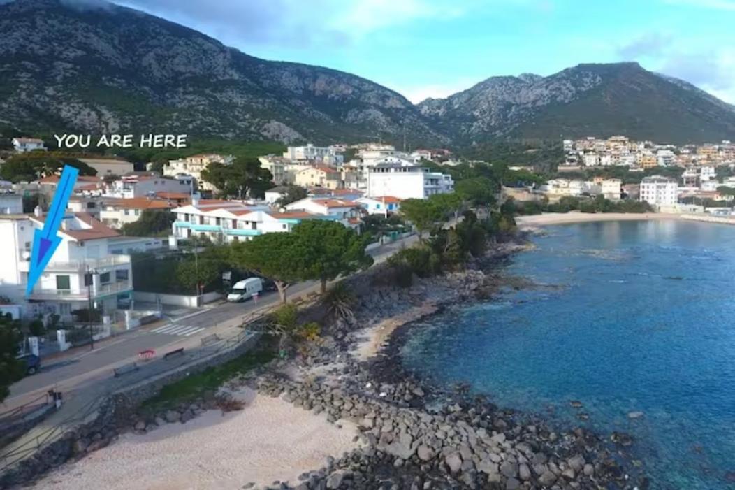 Nido Lungomare, e sei in spiaggia... Cala Gonone Esterno foto